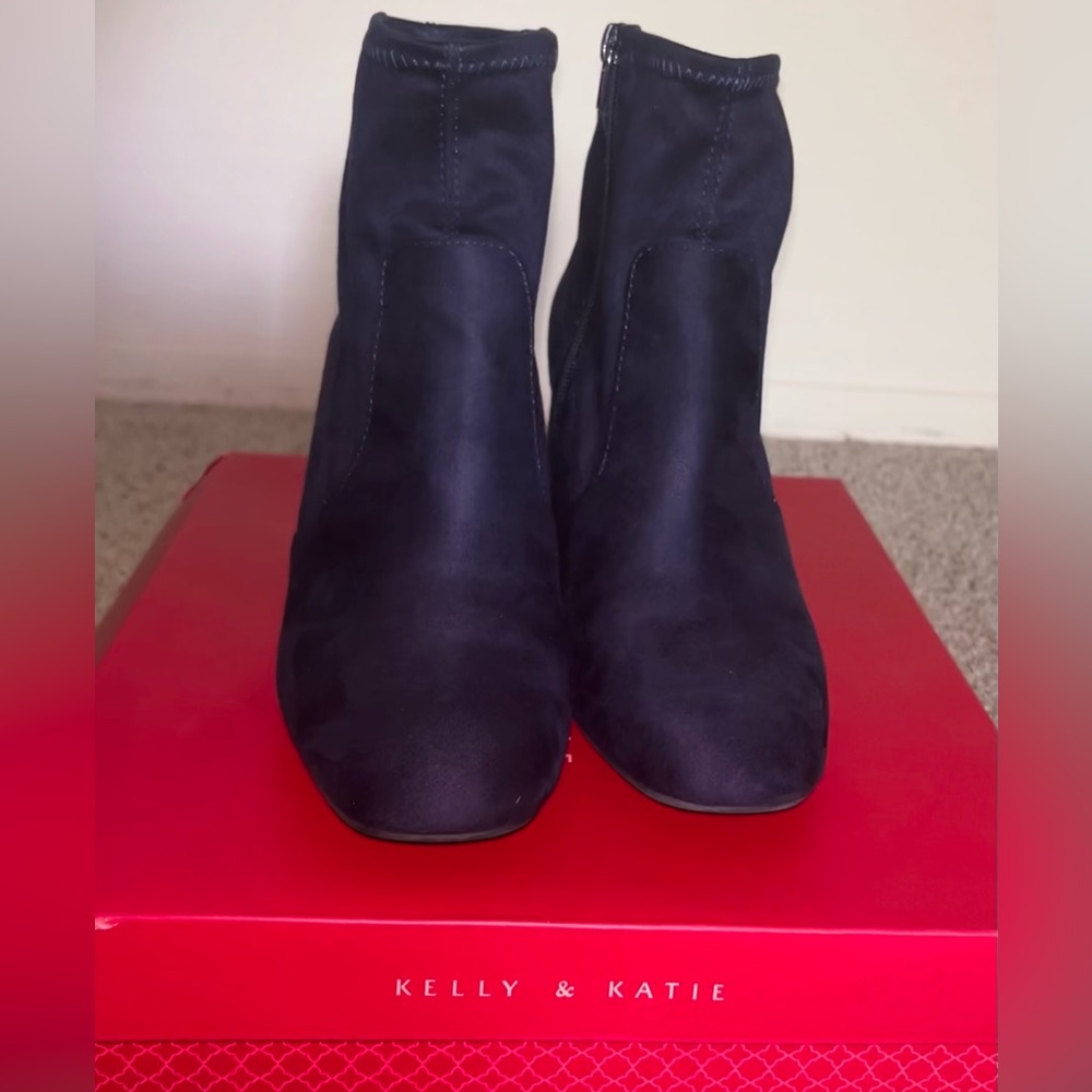 KELLY & KATIE
GESSIE BOOTIE